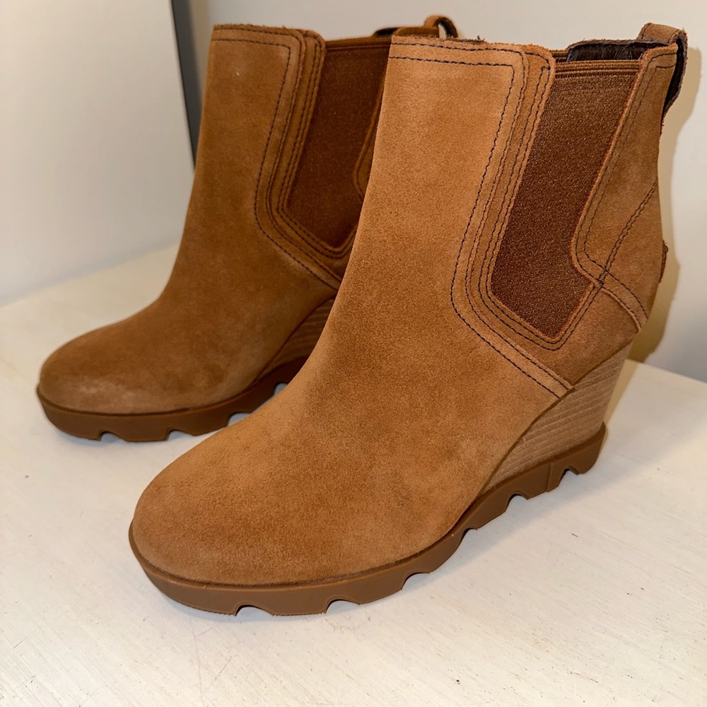 SOREL Joan Of Artic Uptown Chelsie Lugged Boot Wedge